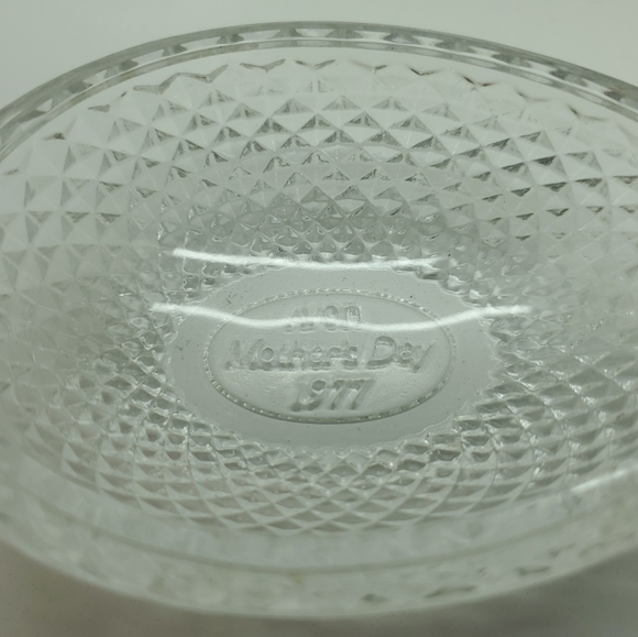 Vintage 1977 Avon Mother's Day Fostoria Crystal Egg Shaped Soap Dish - Picture 7 of 8